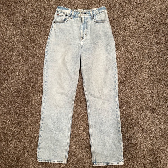 Abercrombie & Fitch Denim - Women’s abercrombie 90’s straight Light wash jeans size 4 (27 short) Curve love